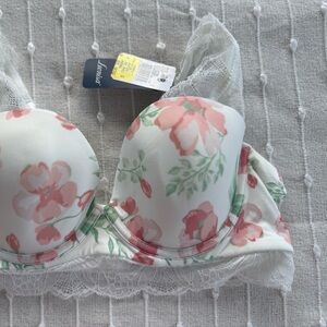 Leonisa Laced Floral Molded Bra in White and Coral - Feminine bra